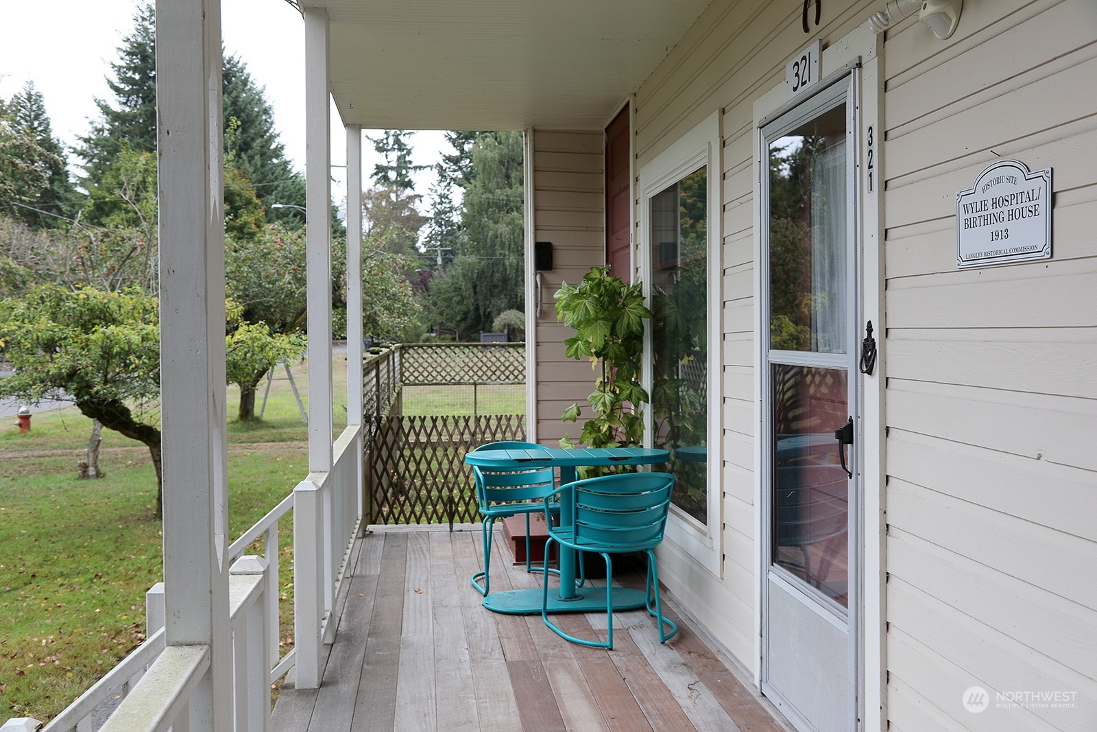 321 Edgecliff Drive Property Photo 12