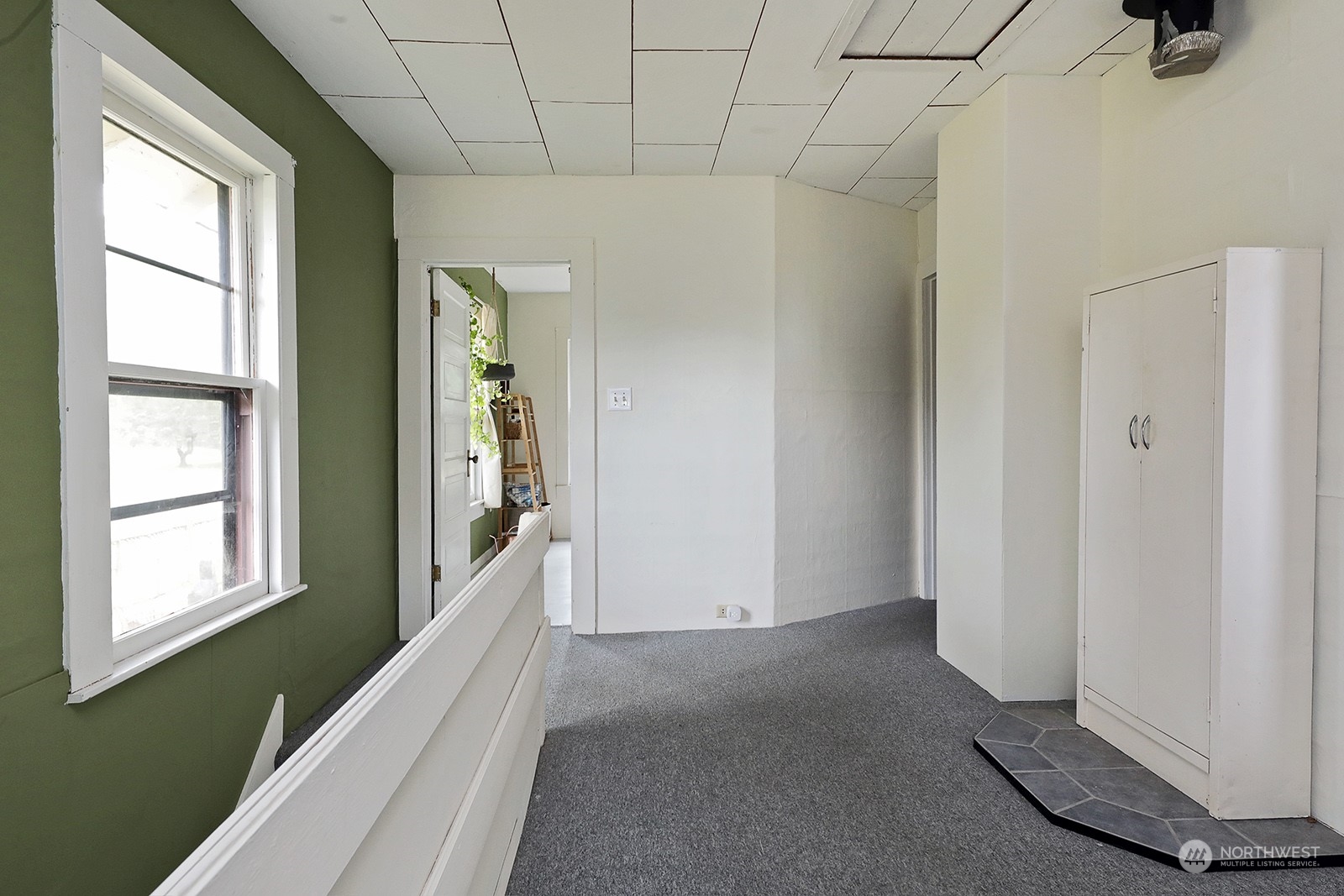 321 Edgecliff Drive Property Photo 27