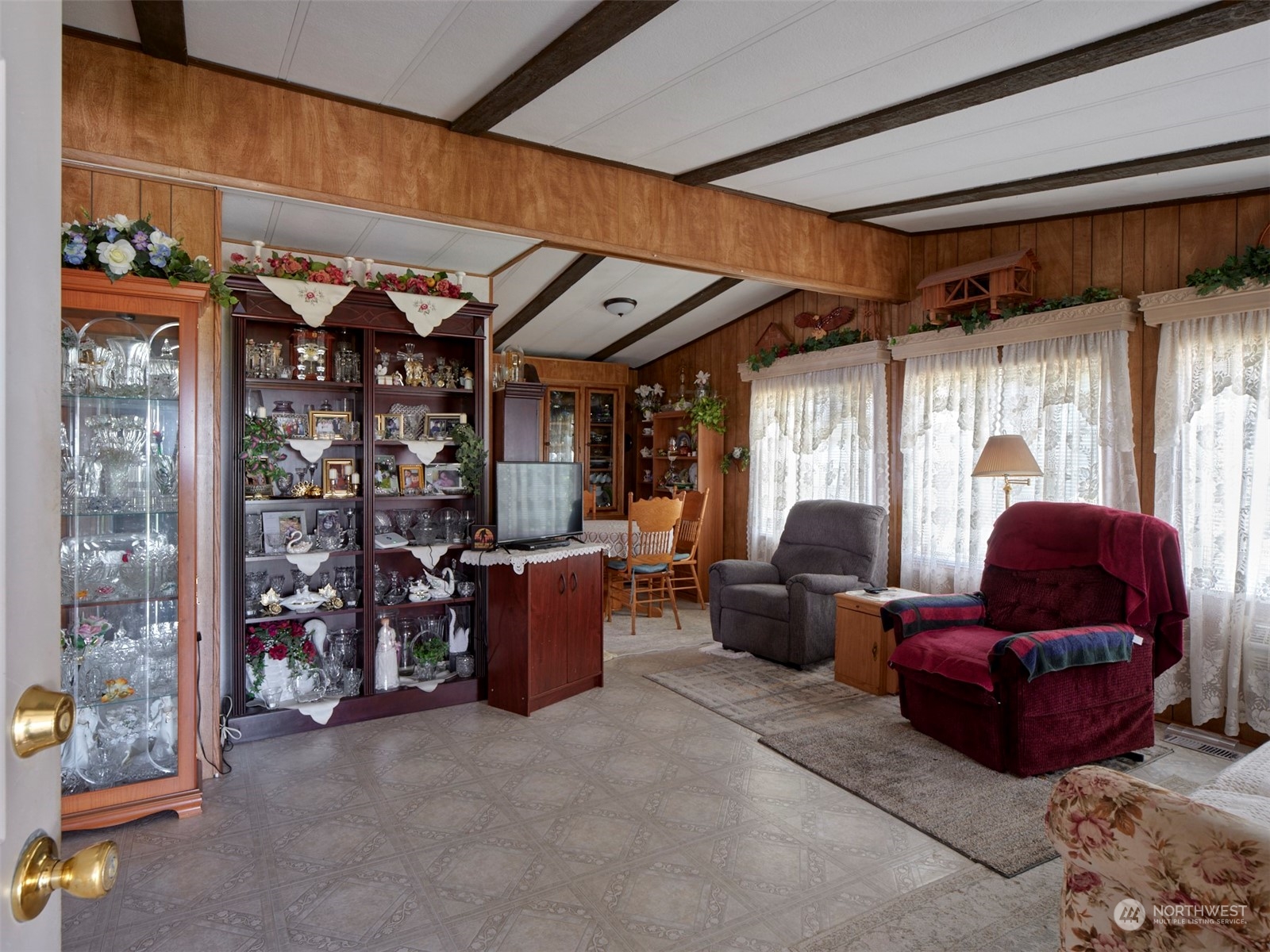 340 Woodland Heights Road Property Photo 6