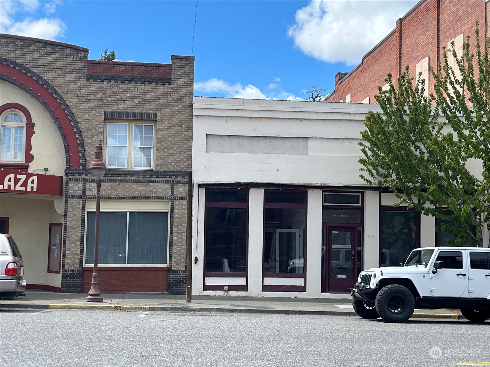 206 Main Street Property Photo
