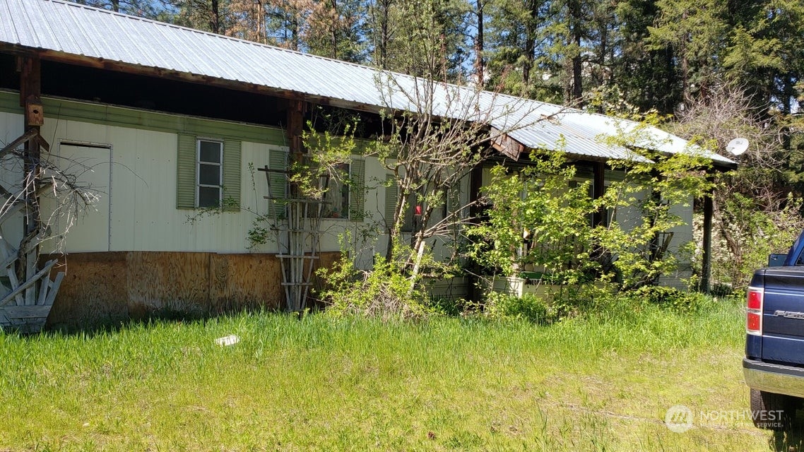 25055 Hwy 395 Property Photo