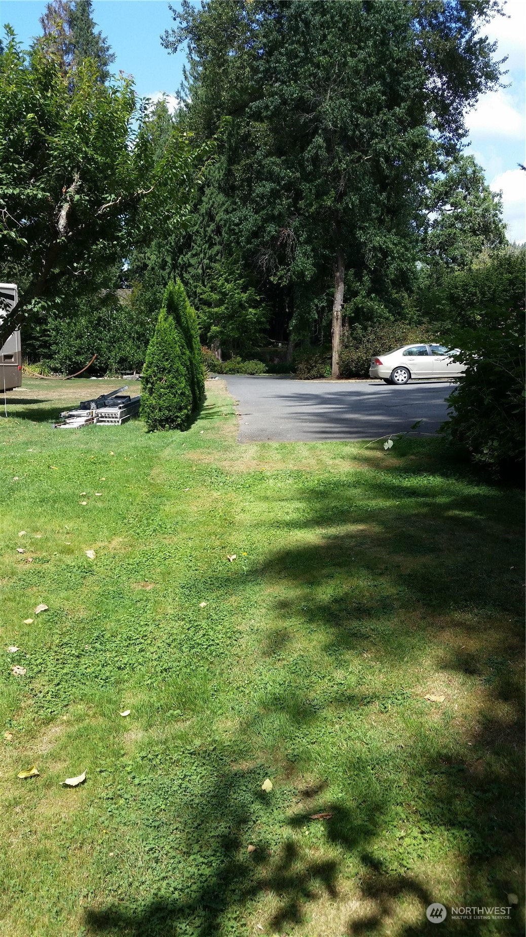 1560 Sycamore Drive Property Photo 6
