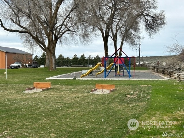 0 Altoona Dr Lot 8 Blk 9 Property Photo 17