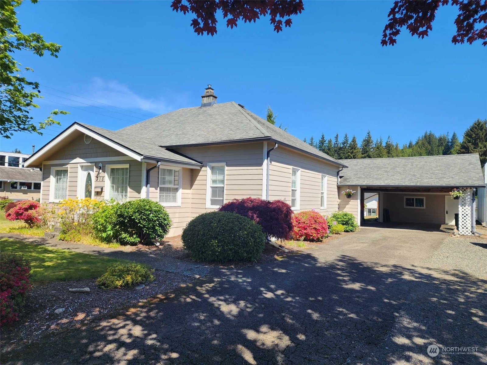 318 W Kamilche Avenue Property Photo