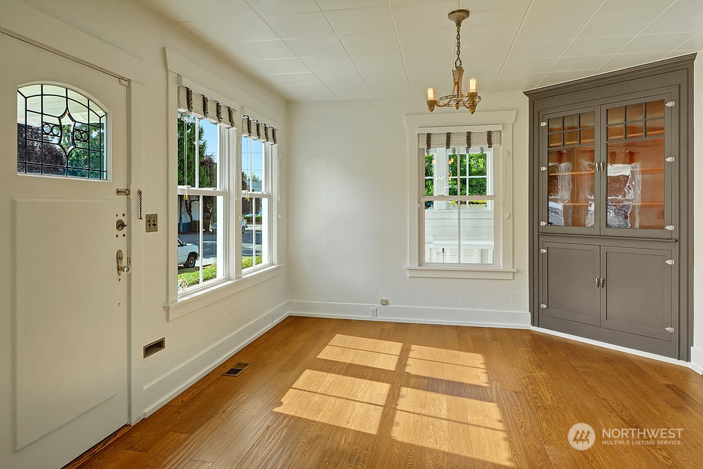 5403 Maynard Avenue Property Photo 6