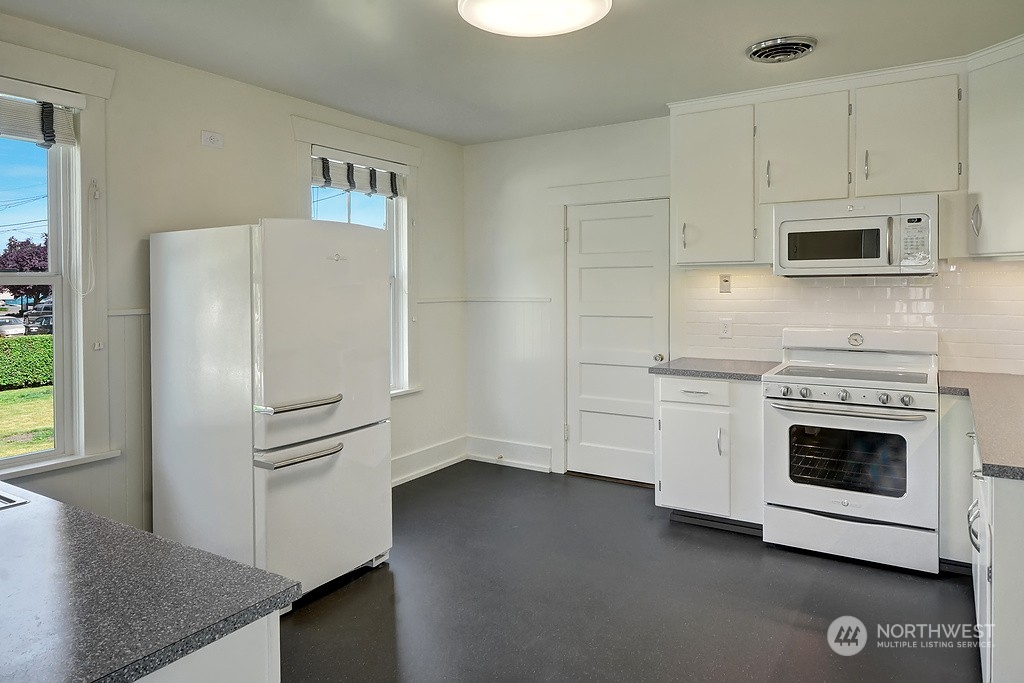 5403 Maynard Avenue Property Photo 10