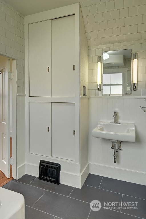 5403 Maynard Avenue Property Photo 11