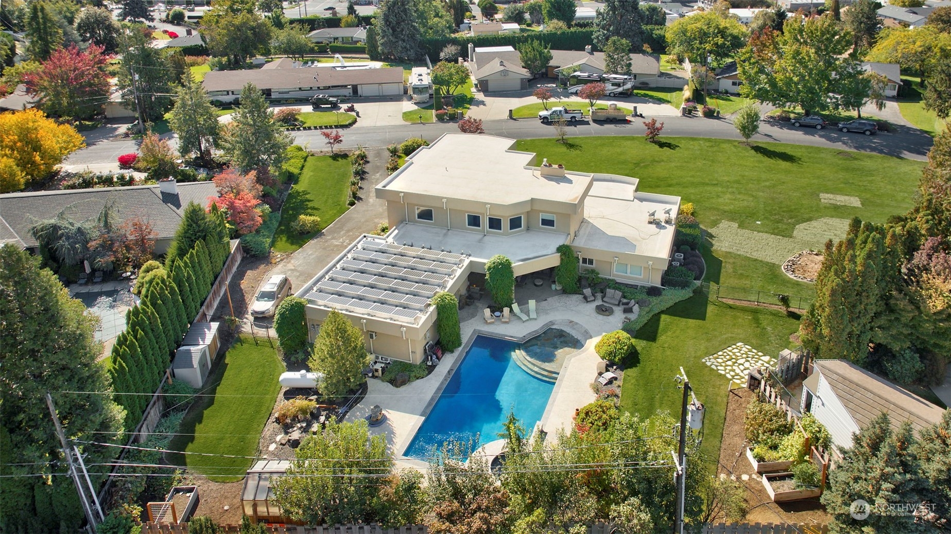 4811 Snowmountain Road Property Photo