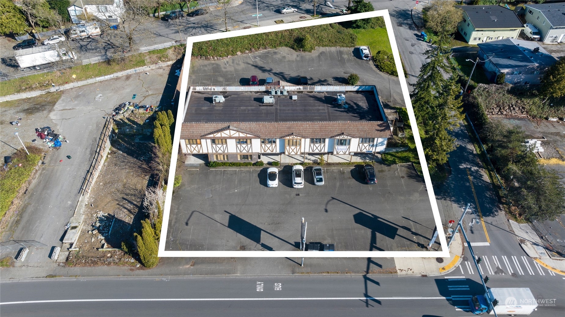 13500 Lake City Way Property Photo 2