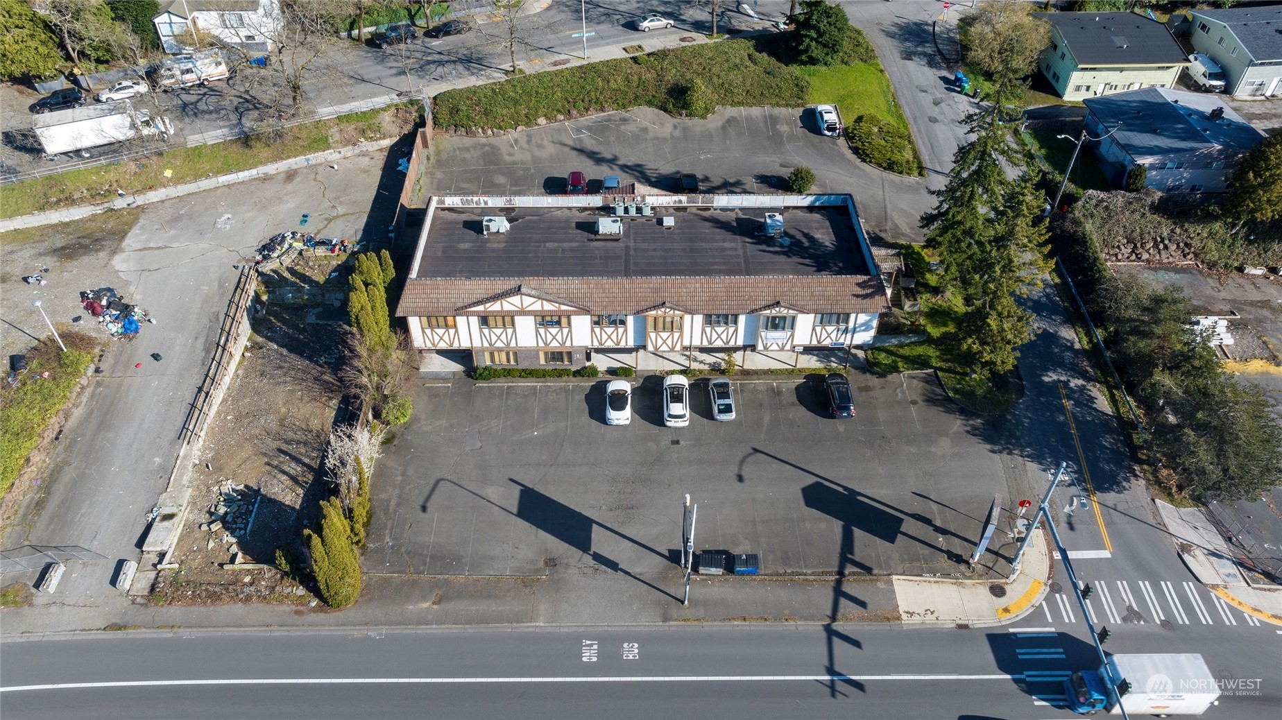 13500 Lake City Way Property Photo 8