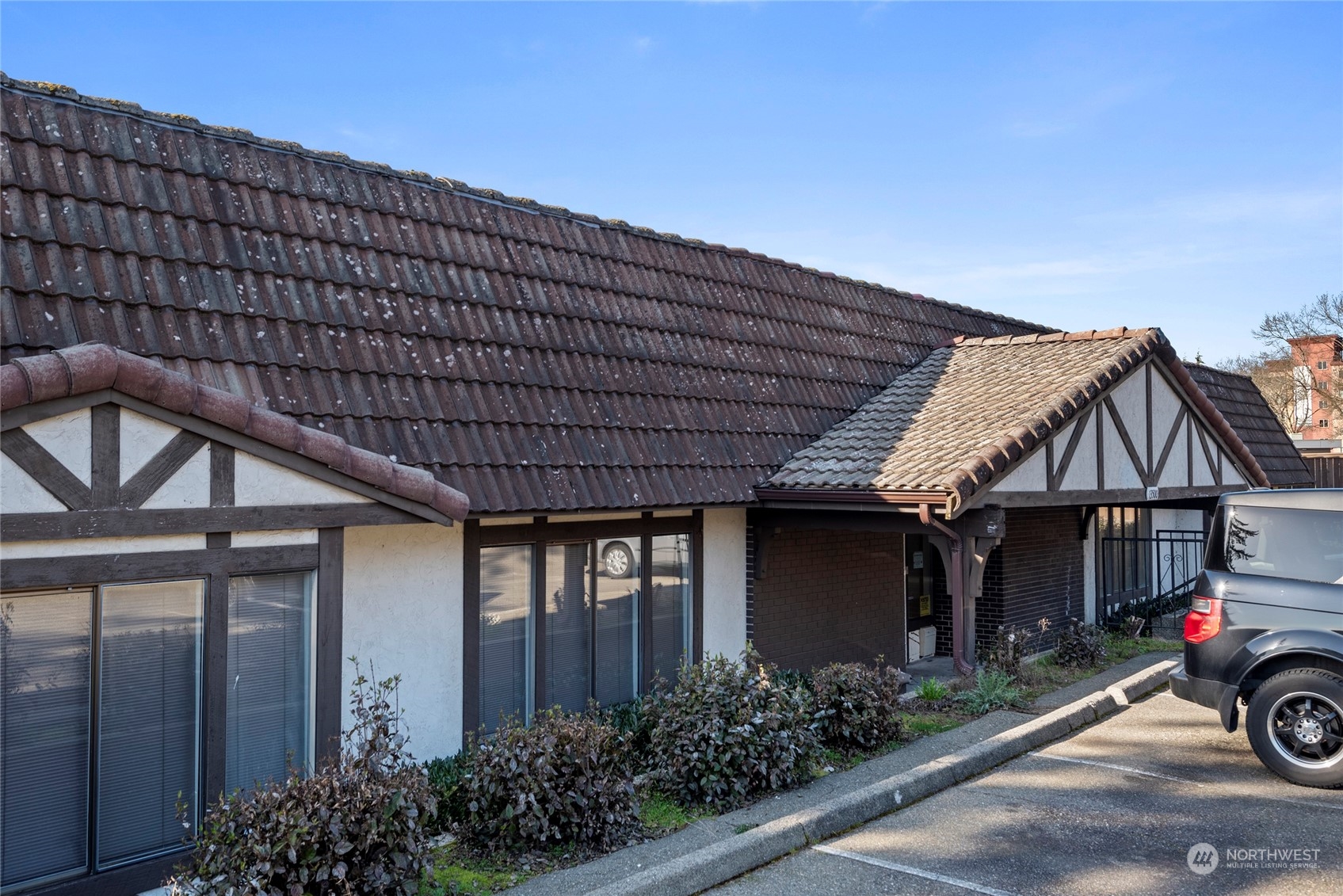 13500 Lake City Way Property Photo 12