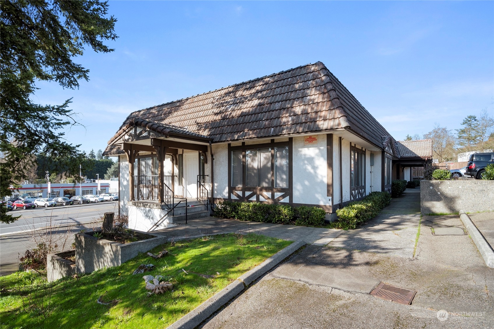 13500 Lake City Way Property Photo 13