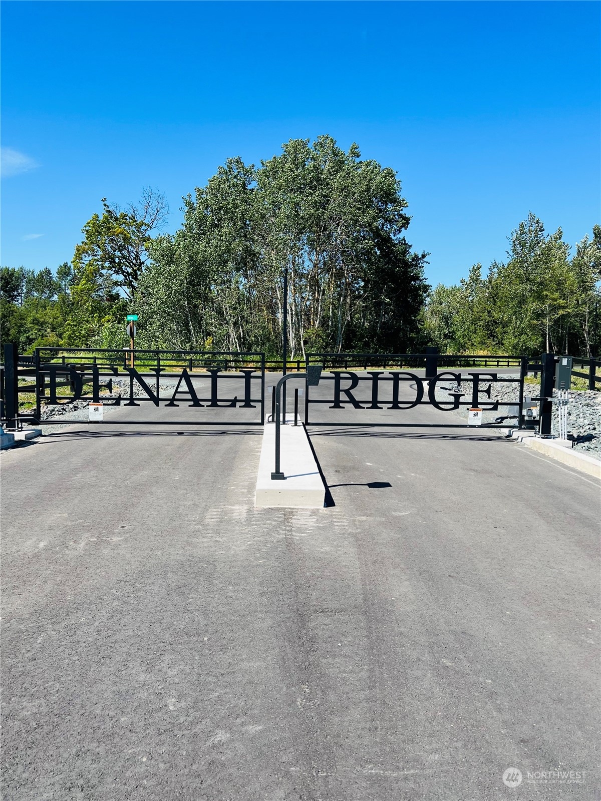 725 Denali Court Property Photo 4