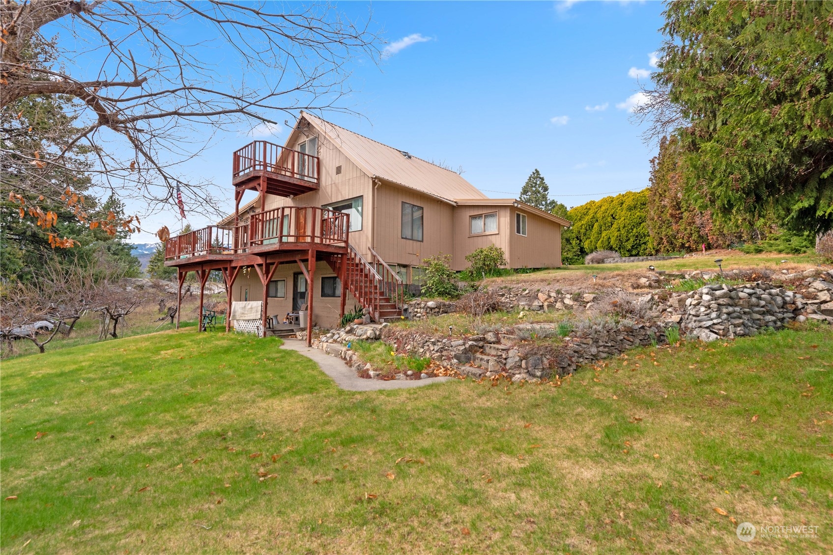 475 Totem Pole Road Property Photo