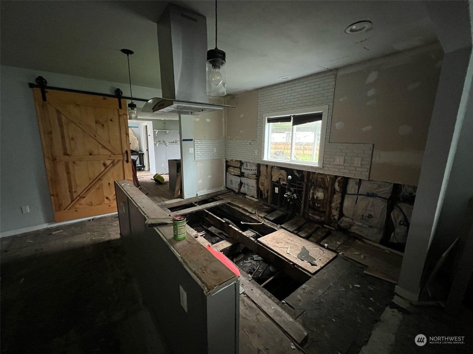 215 3rd Avenue Property Photo 5