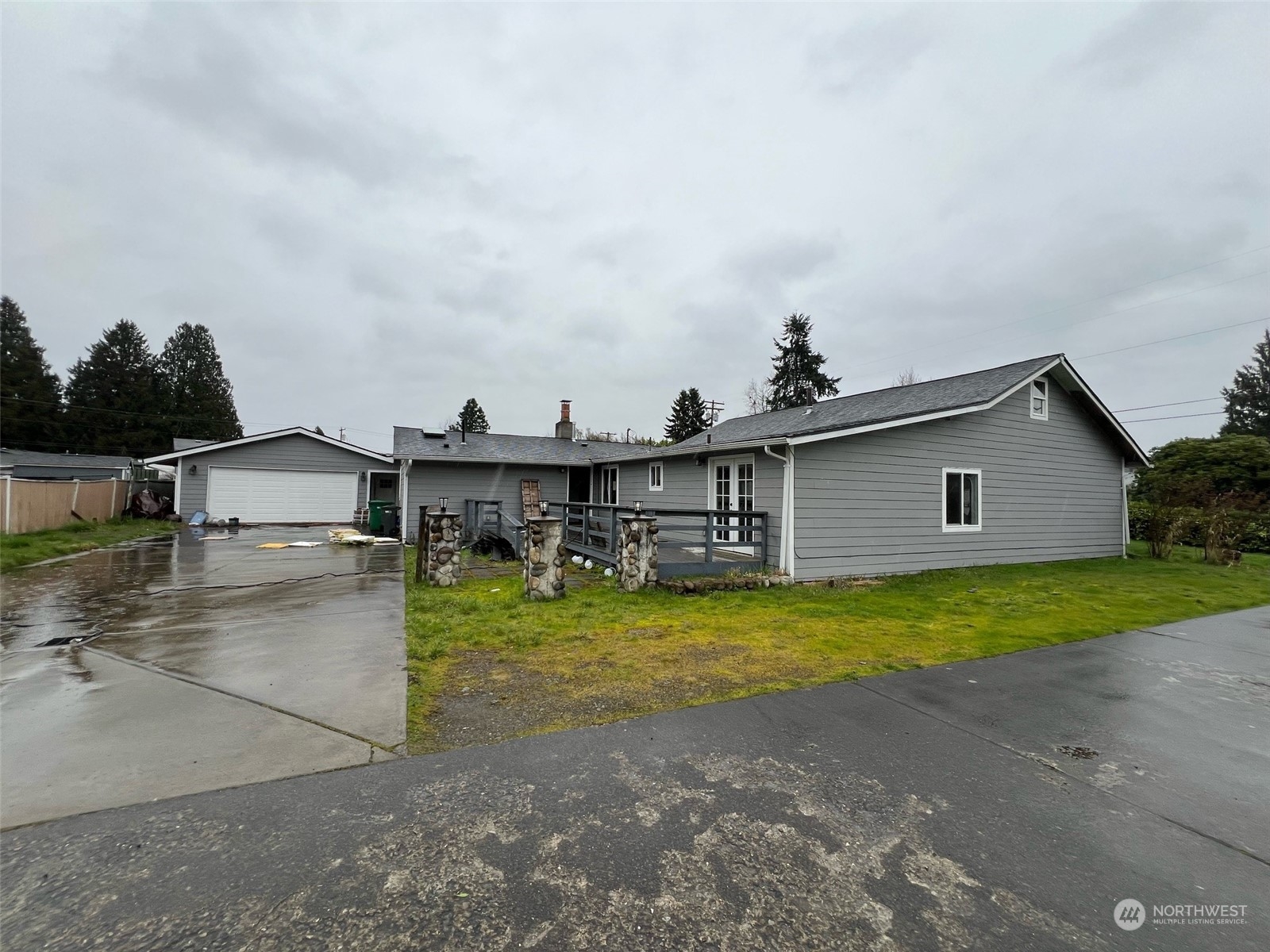 215 3rd Avenue Property Photo 18