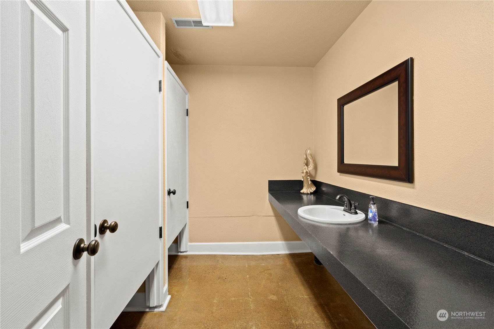 3201 S 43rd Street Property Photo 27