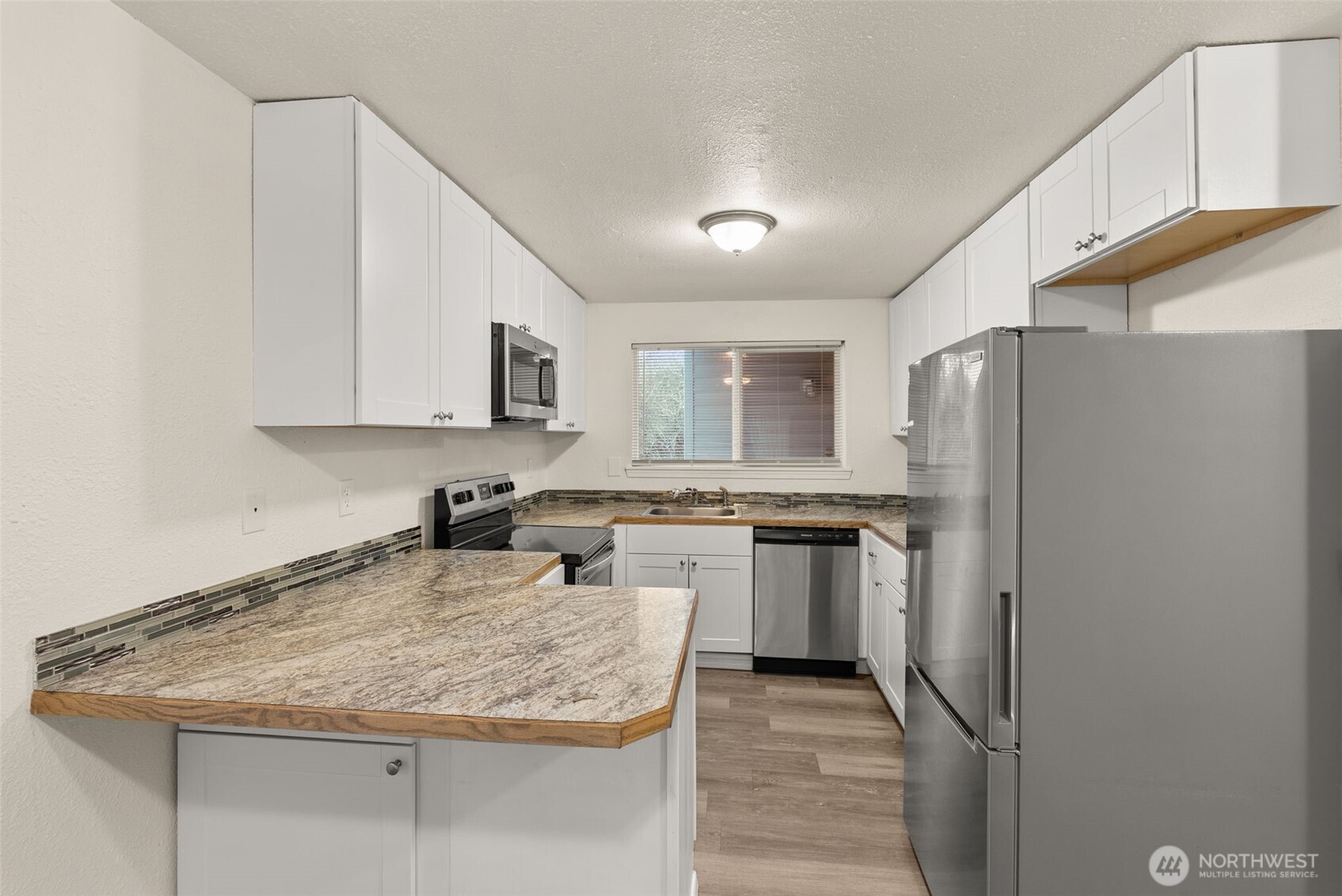 665 Sunset Avenue Property Photo 10