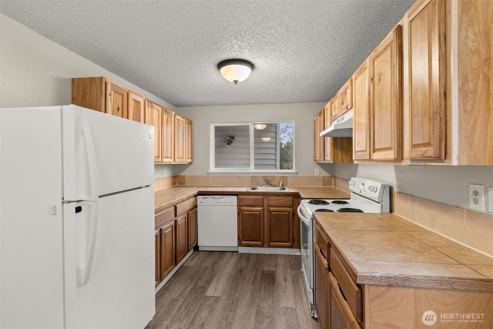 665 Sunset Avenue Property Photo 24