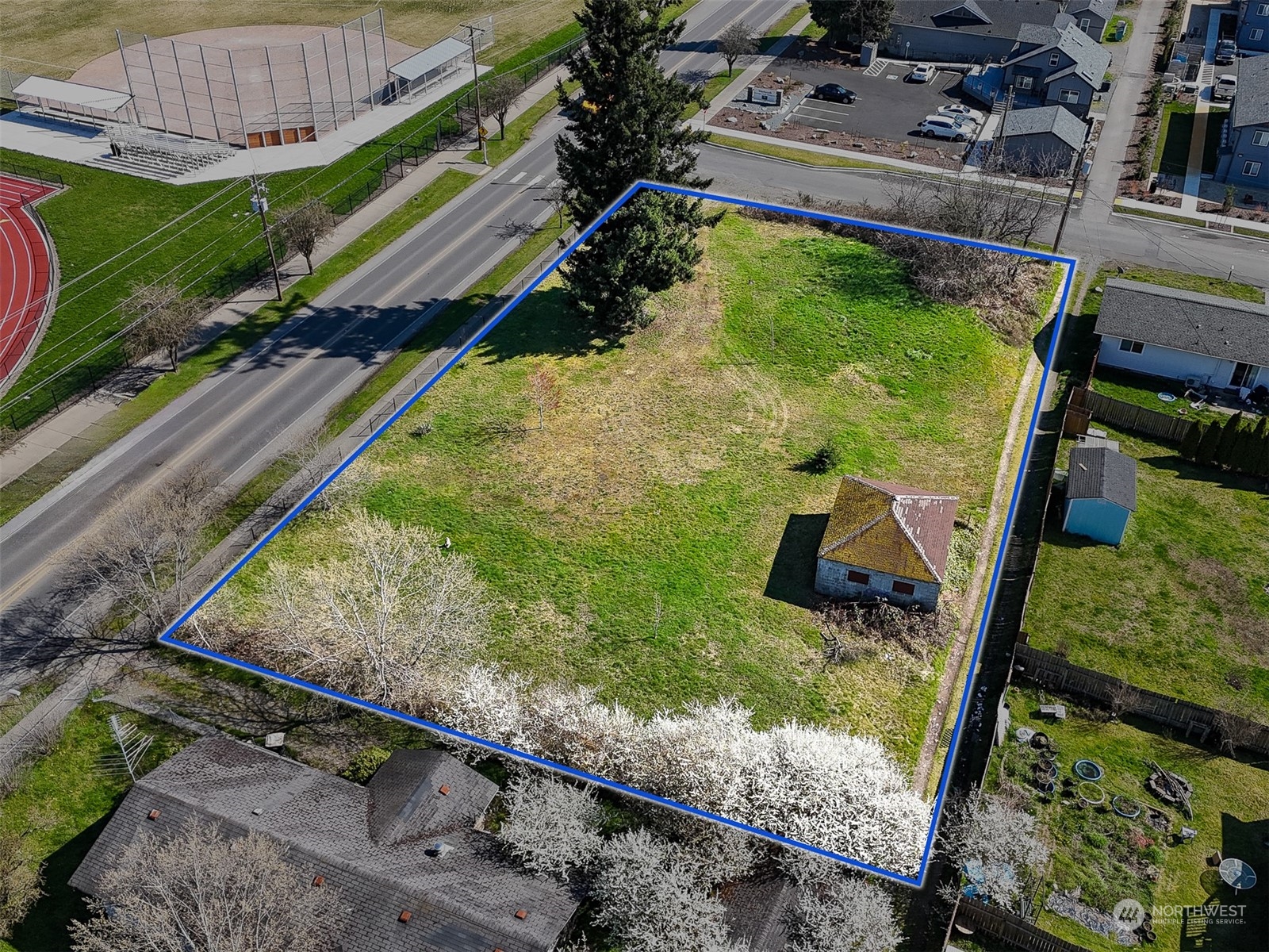 403 Yelm Avenue Property Photo 4