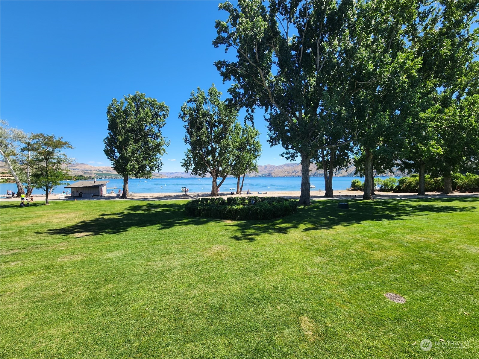 1 Beach 540-G Property Photo 1
