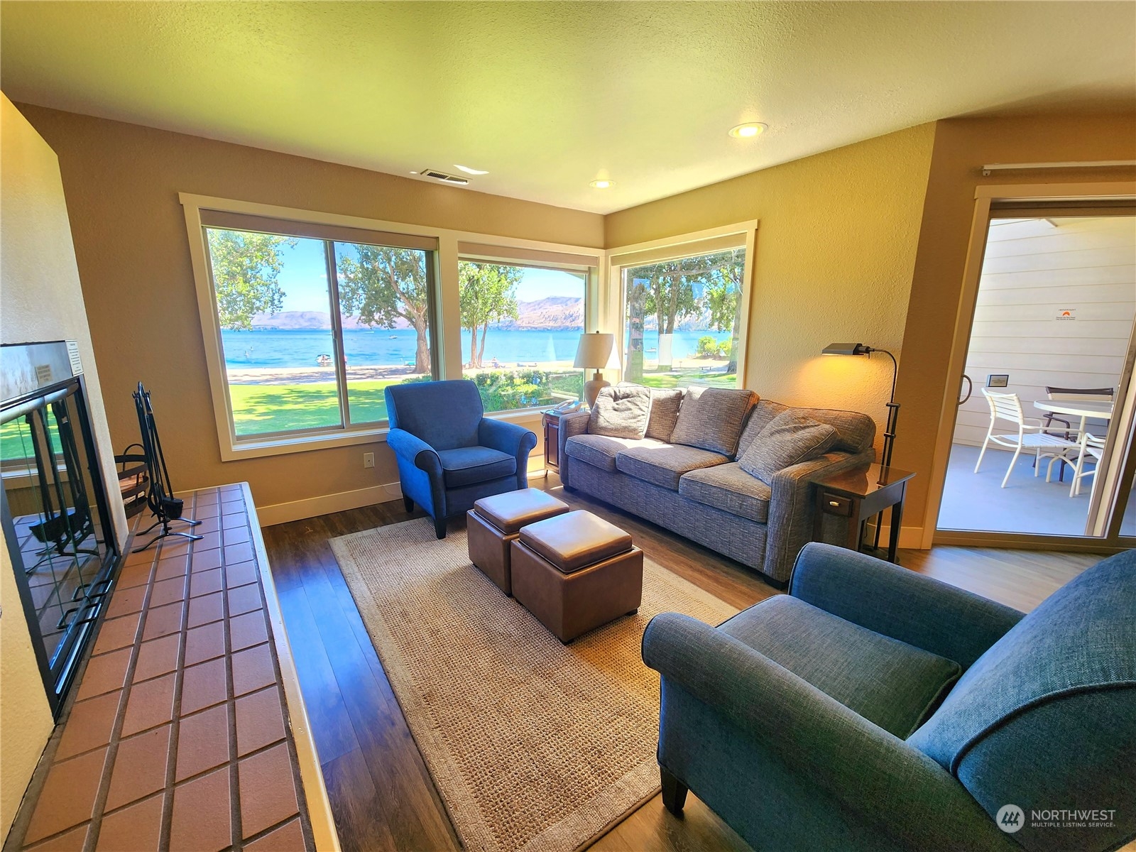 1 Beach 540-g Property Photo 7