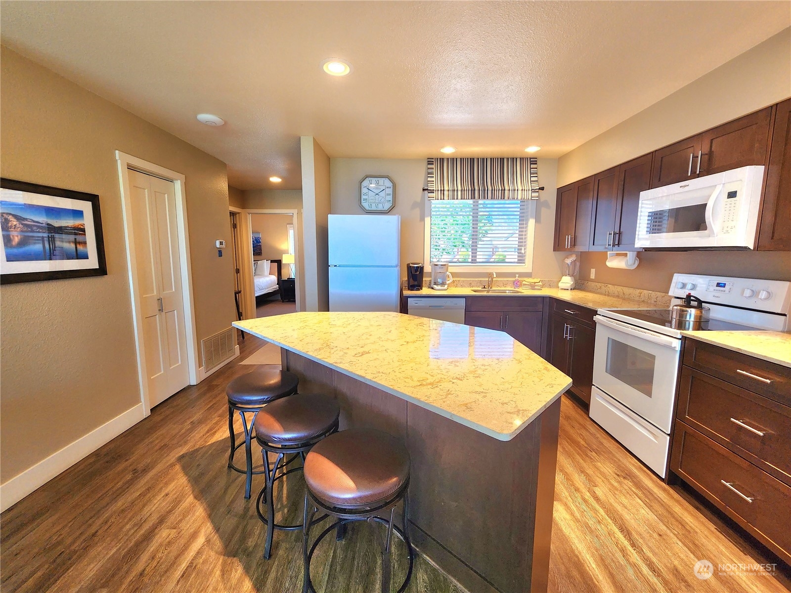 1 Beach 540-g Property Photo 8