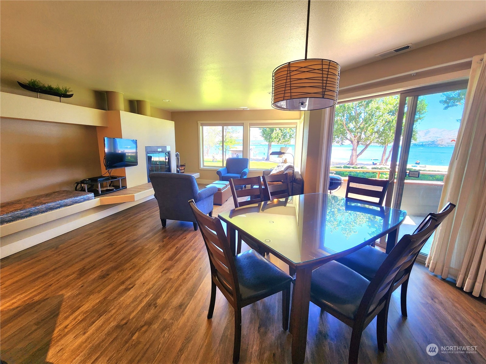1 Beach 540-g Property Photo 10