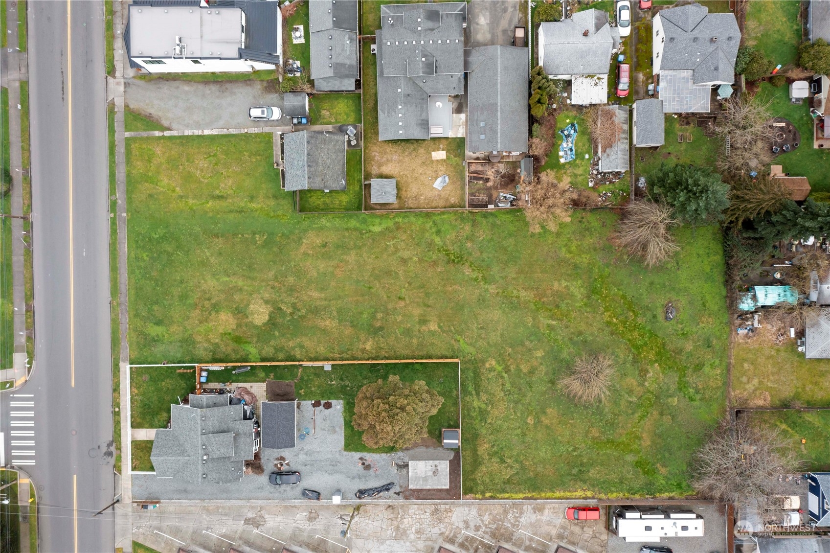 1105 W Pioneer Avenue Property Photo 1