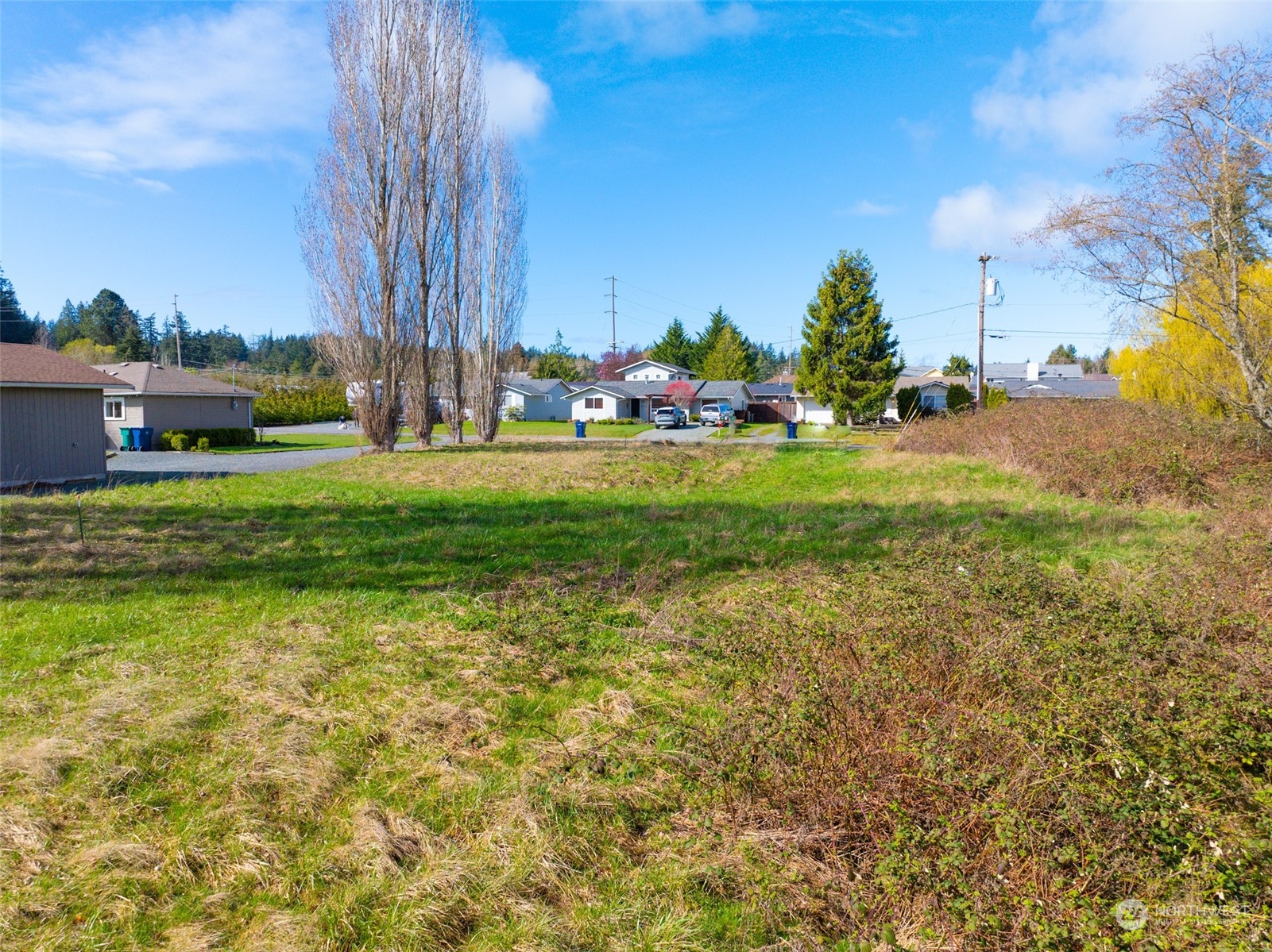 4011 Commercial Avenue Property Photo 8