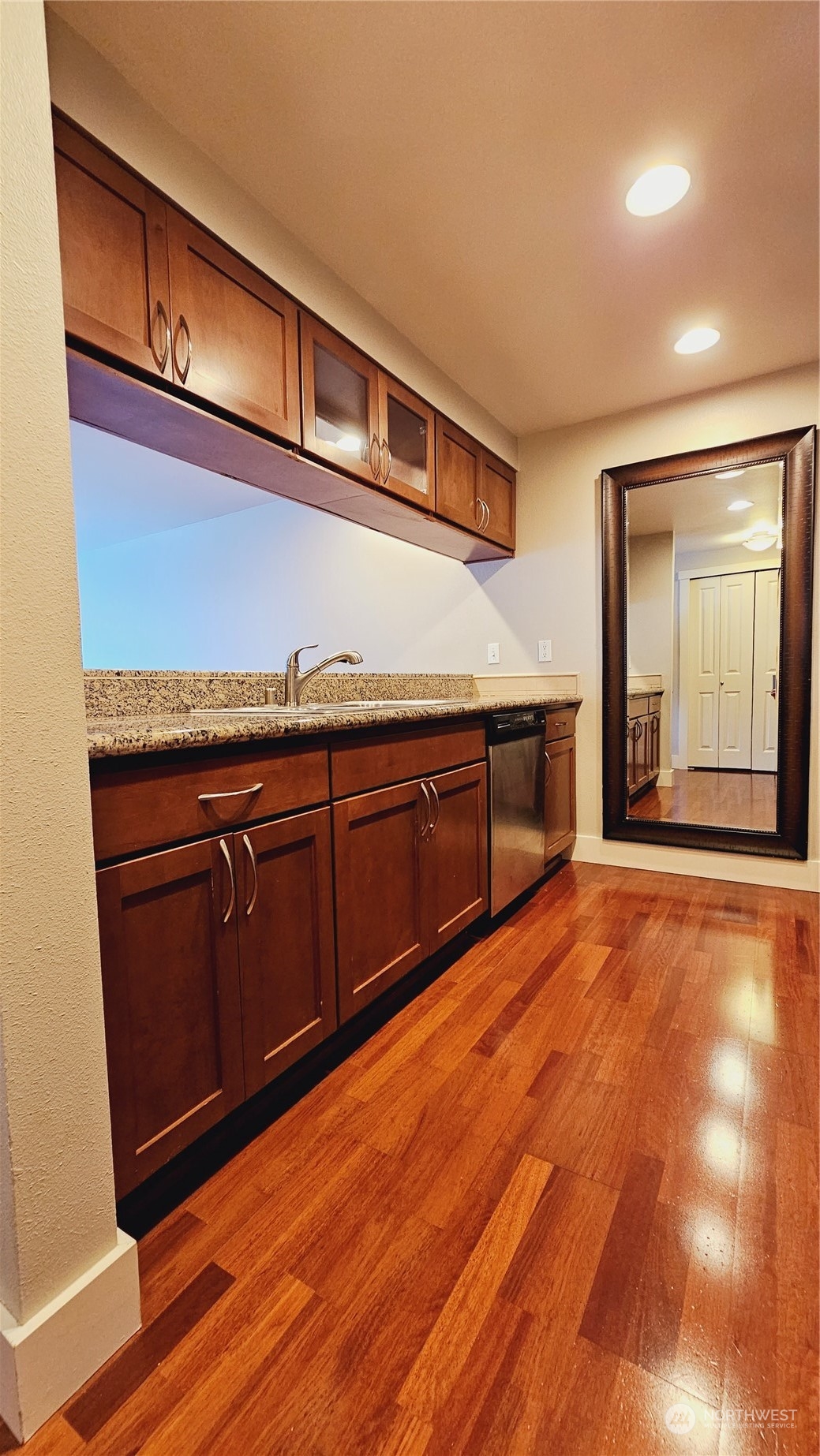 25 N Broadway 208 Property Photo 6