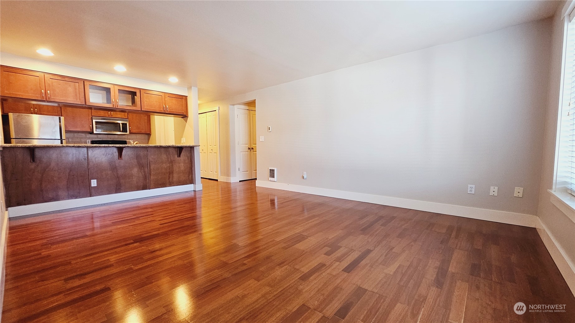 25 N Broadway 208 Property Photo 11