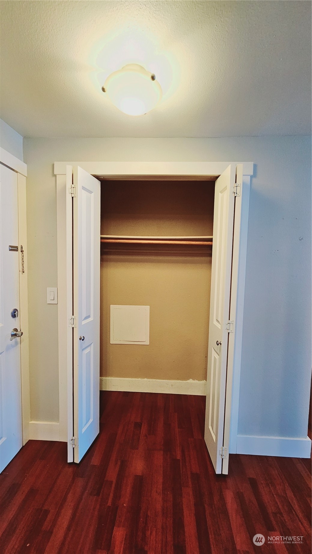 25 N Broadway 208 Property Photo 13