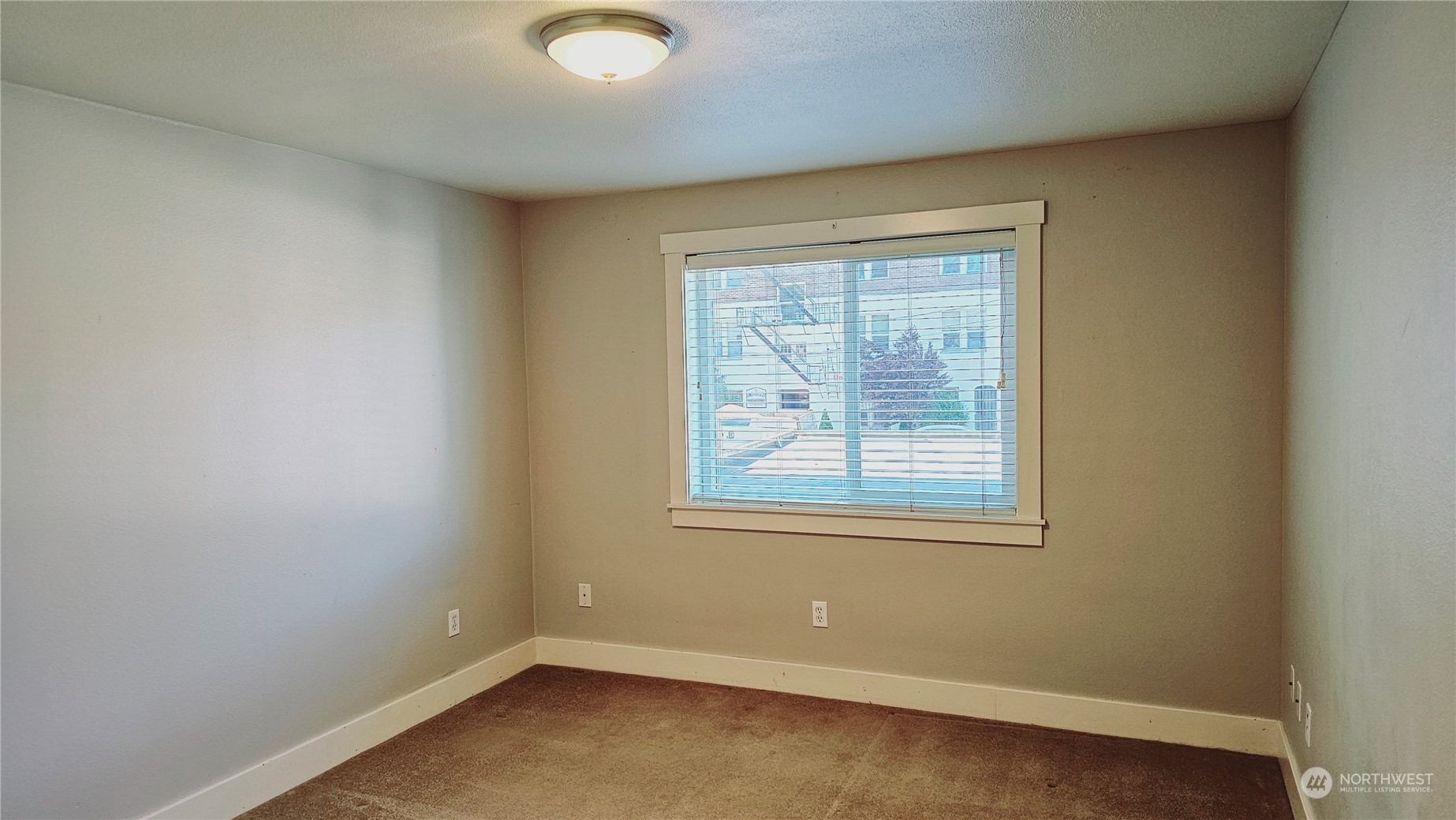 25 N Broadway 208 Property Photo 14
