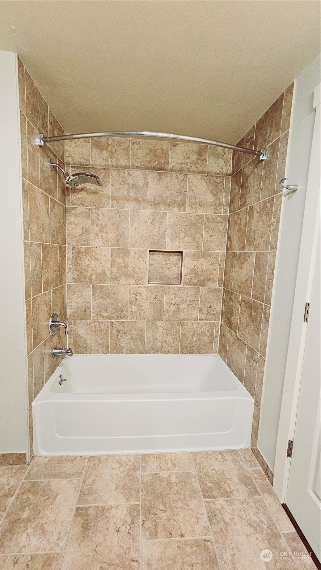 25 N Broadway 208 Property Photo 19