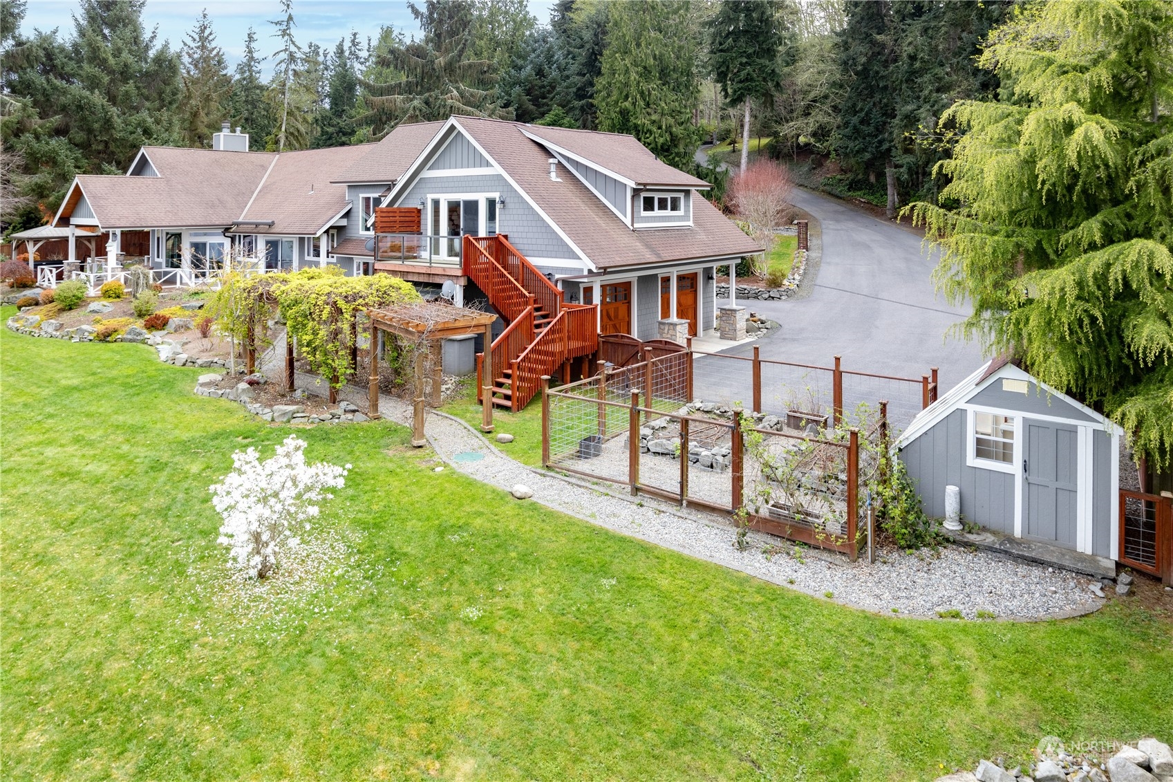 15 White Rock Lane Property Photo 9