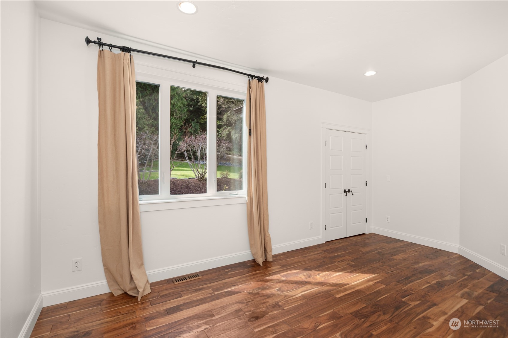 15 White Rock Lane Property Photo 28
