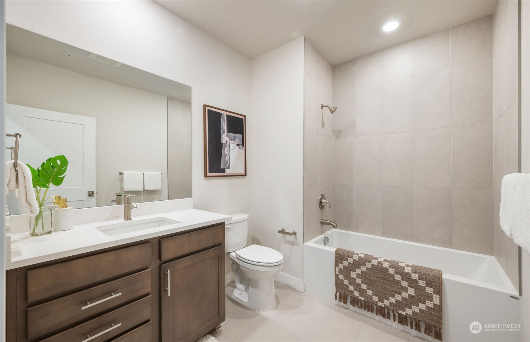 14598 Westminster Way 201 Property Photo 6