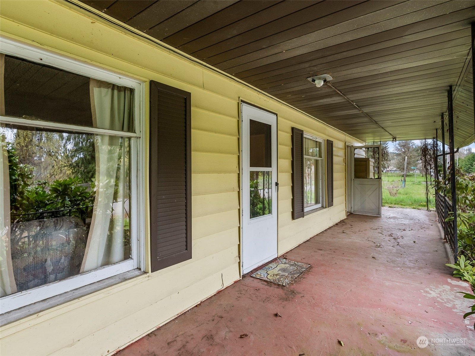 121 Jones Road Property Photo 5