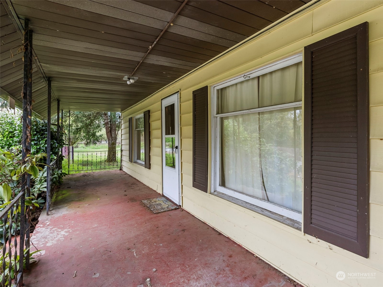 121 Jones Road Property Photo 6