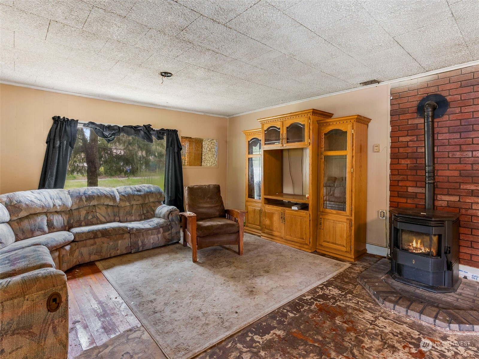 121 Jones Road Property Photo 8