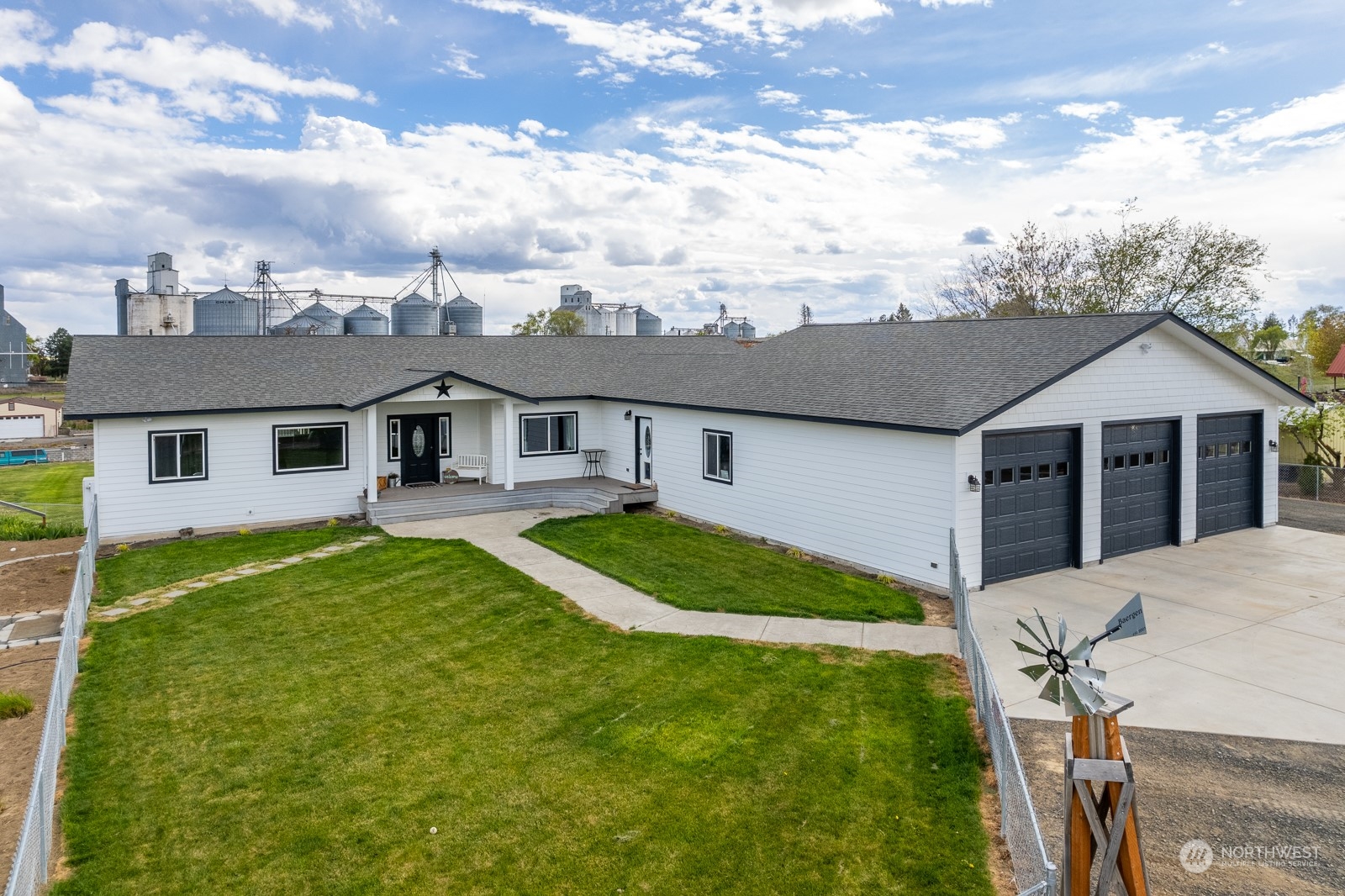 944 Kelly Street Property Photo
