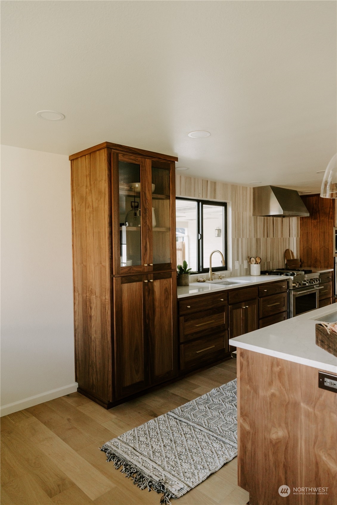 16558 Country Club Drive Property Photo 10