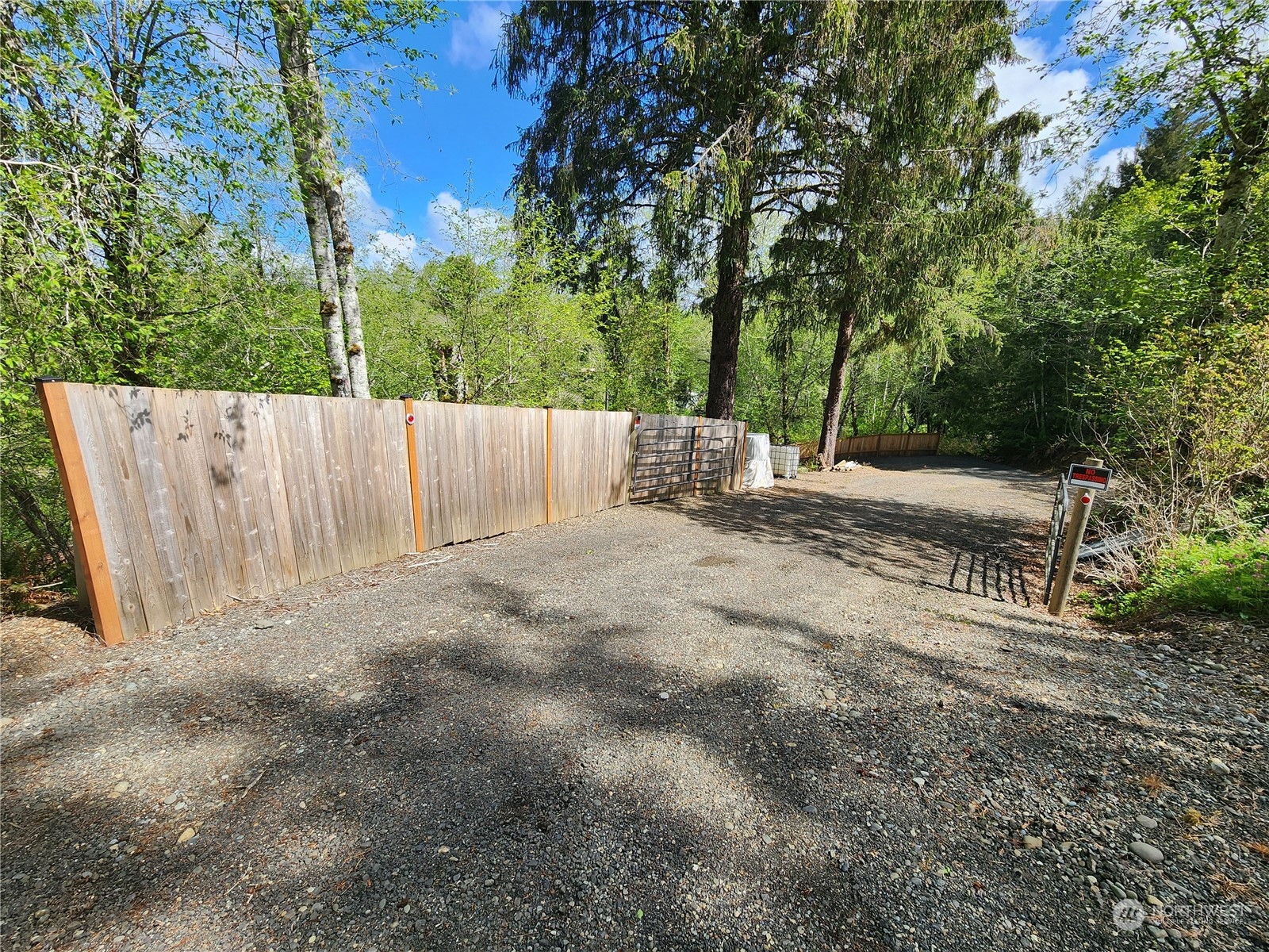 90 W Arrowhead Drive Property Photo
