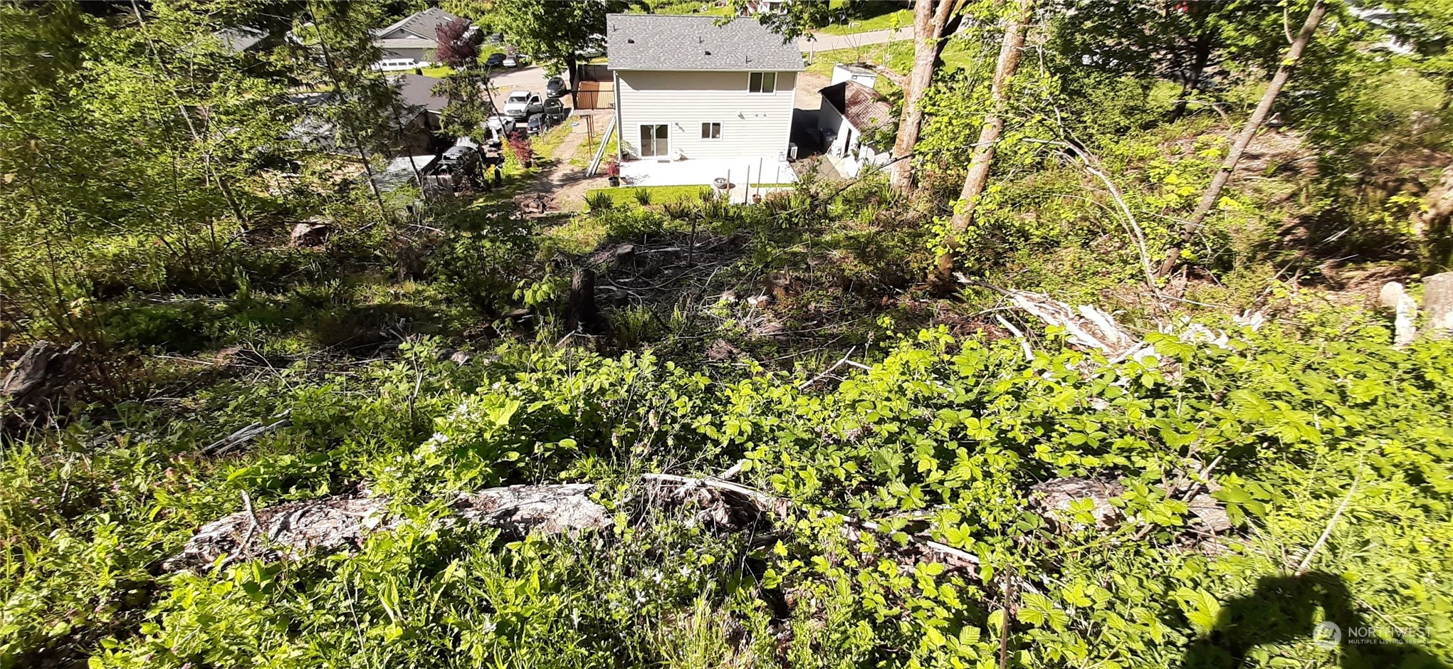 221 Ne Wj Way Property Photo 4