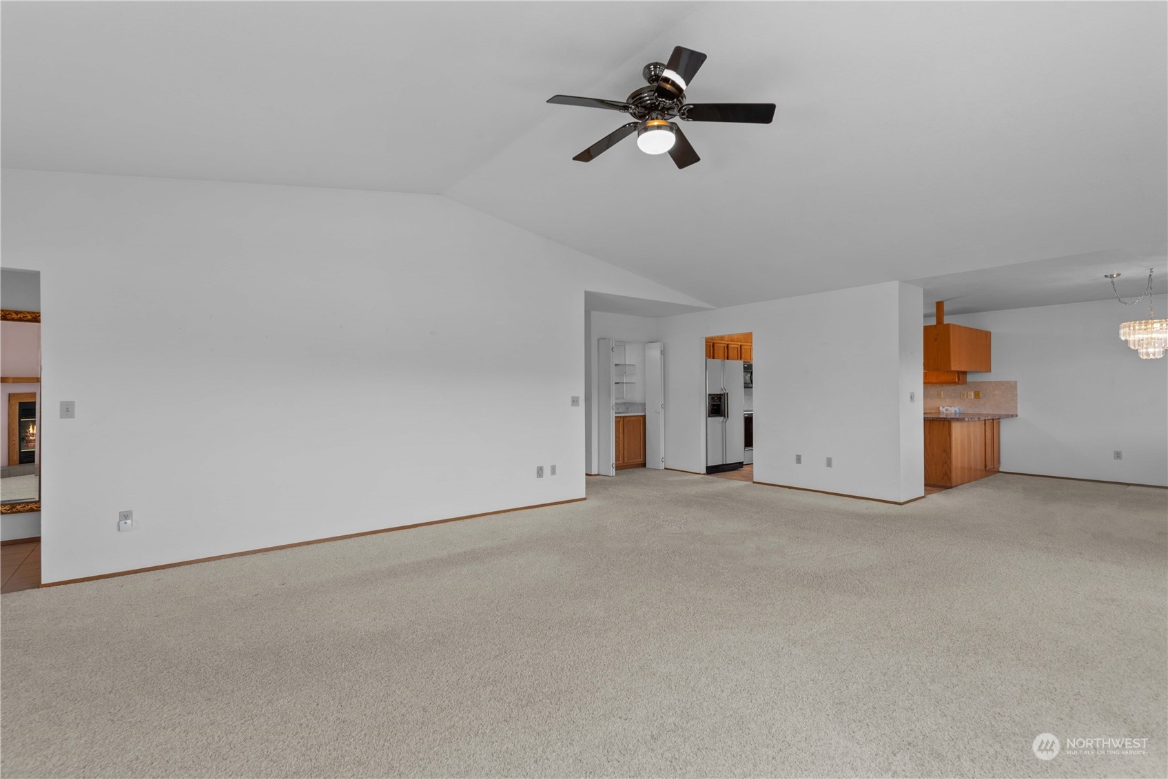 1352 Eastmont 15 Property Photo 3
