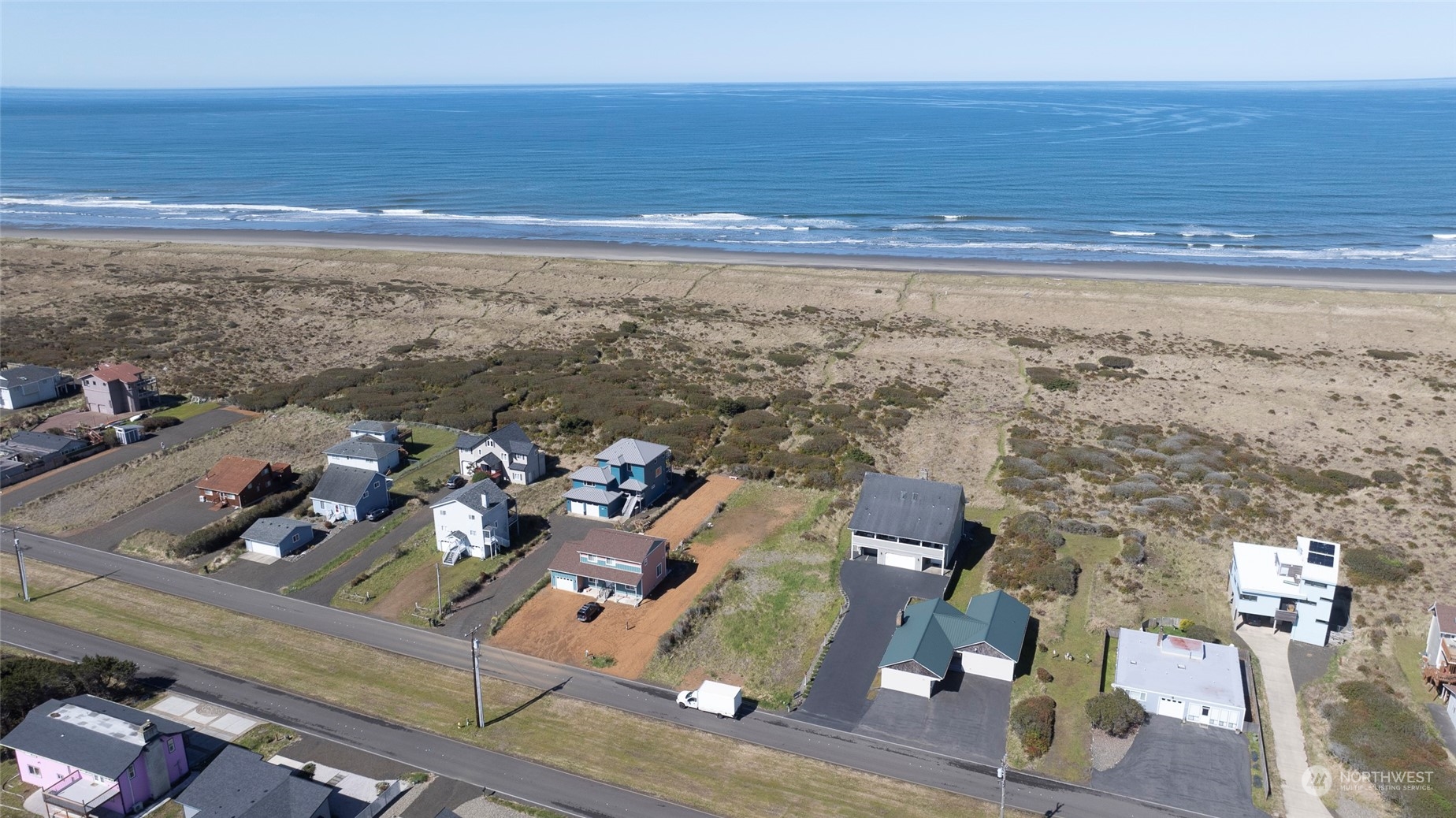 1077 Ocean Shores Boulevard Property Photo 8