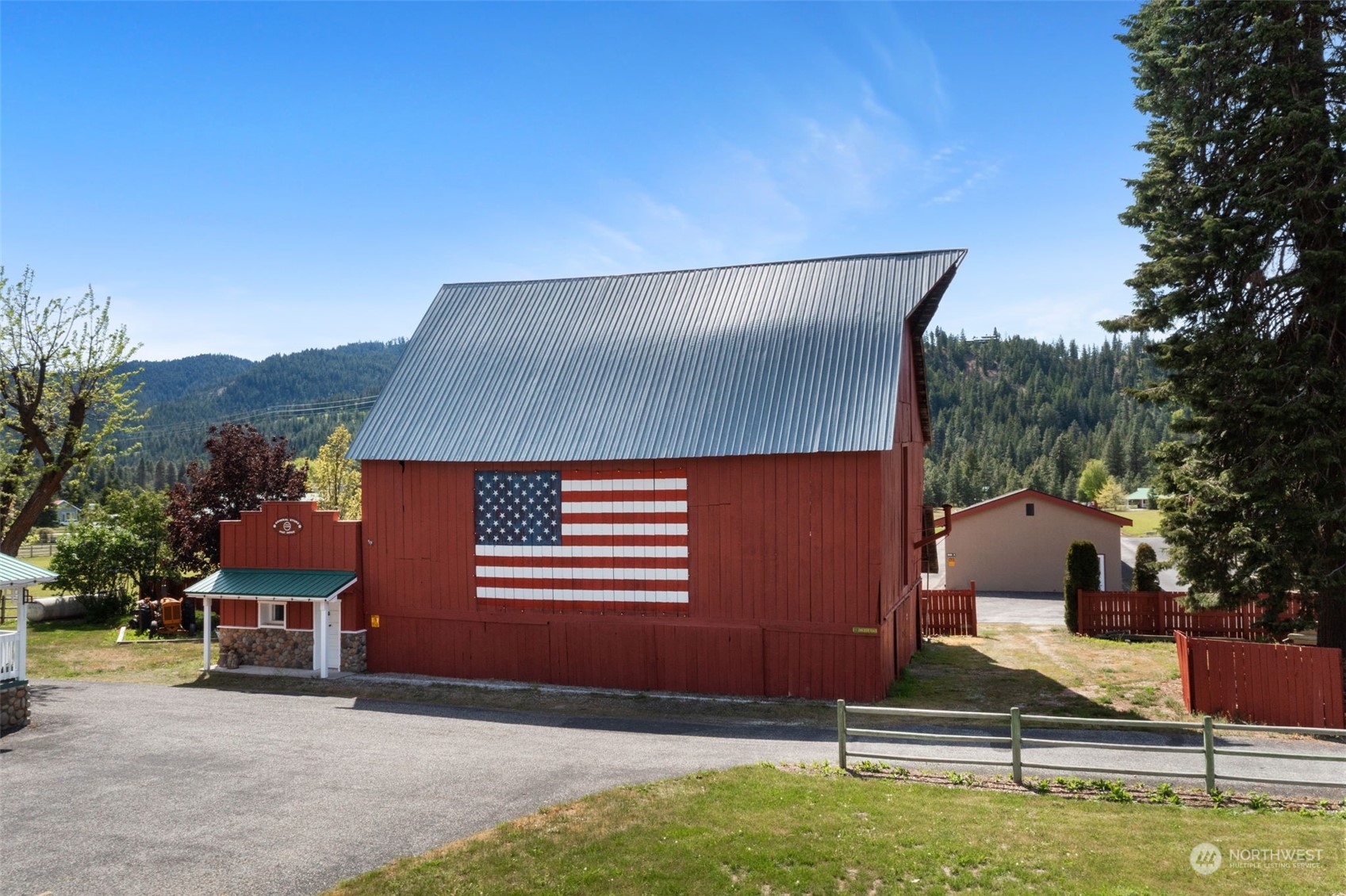 2237560 Property Photo 9