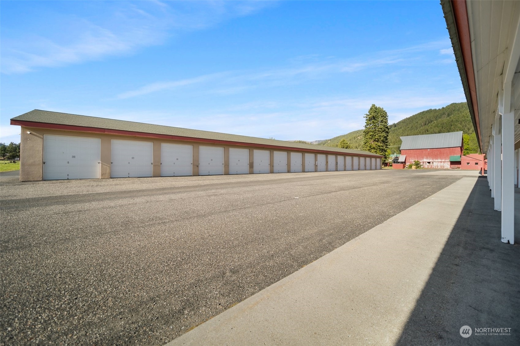 2237560 Property Photo 11