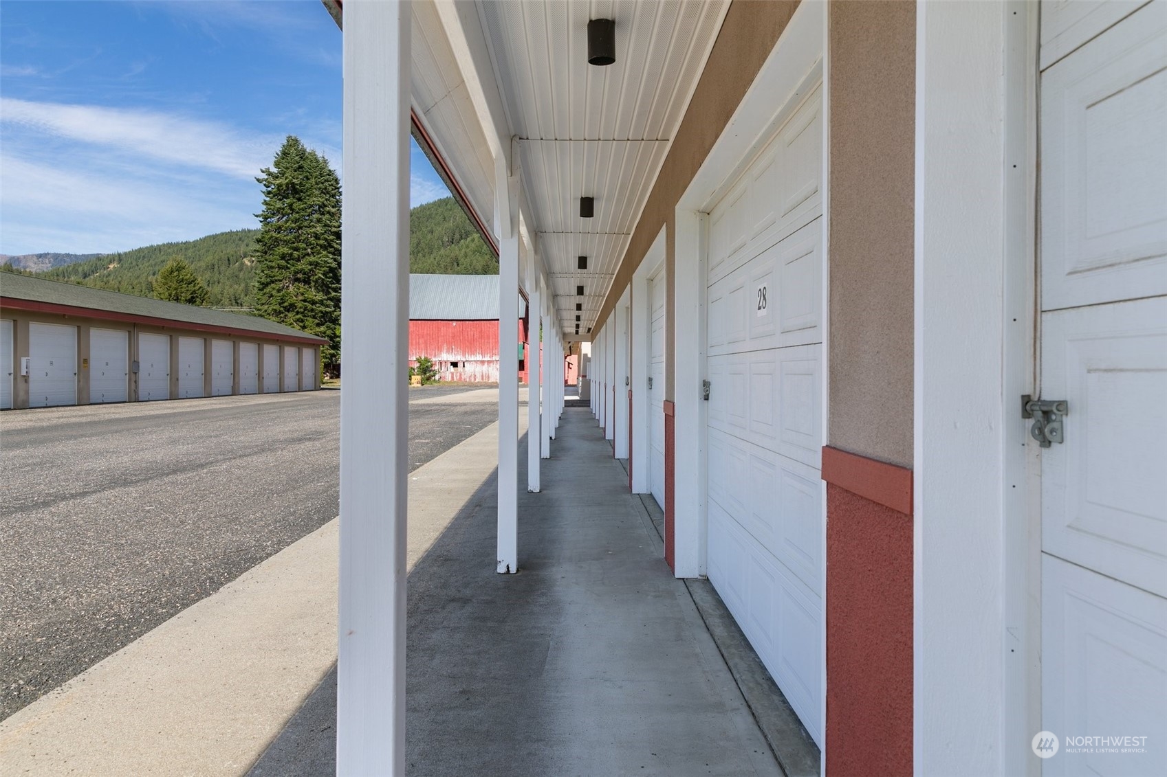 2237560 Property Photo 12
